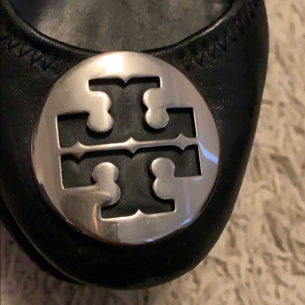 Tory Burch flats (8 silver and black ) - Picture 2 of 8